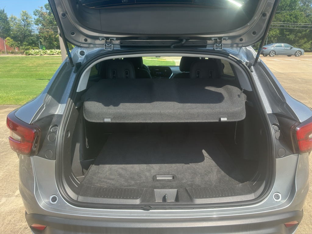 Used 2025 Chevrolet Trax LT SUV