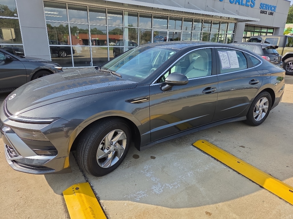 Used 2025 Hyundai Sonata SE Sedan