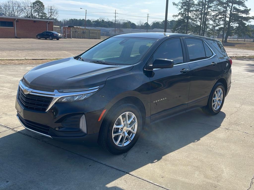 2022 Chevrolet Equinox LT photo 2