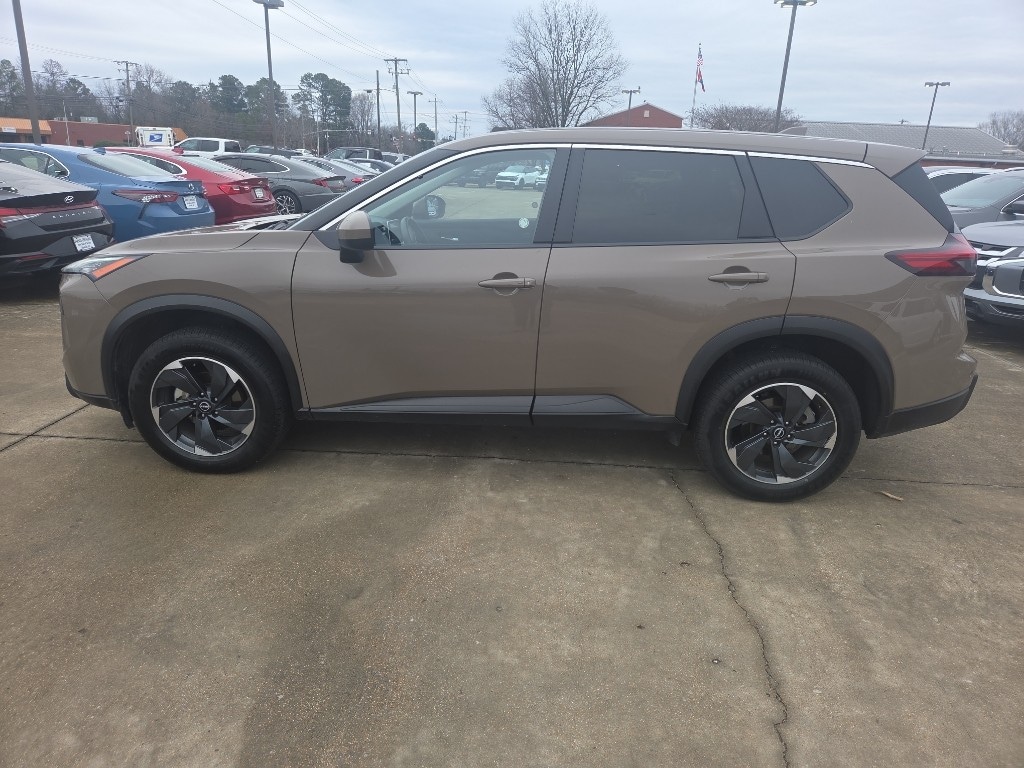 Used 2024 Nissan Rogue SV SUV