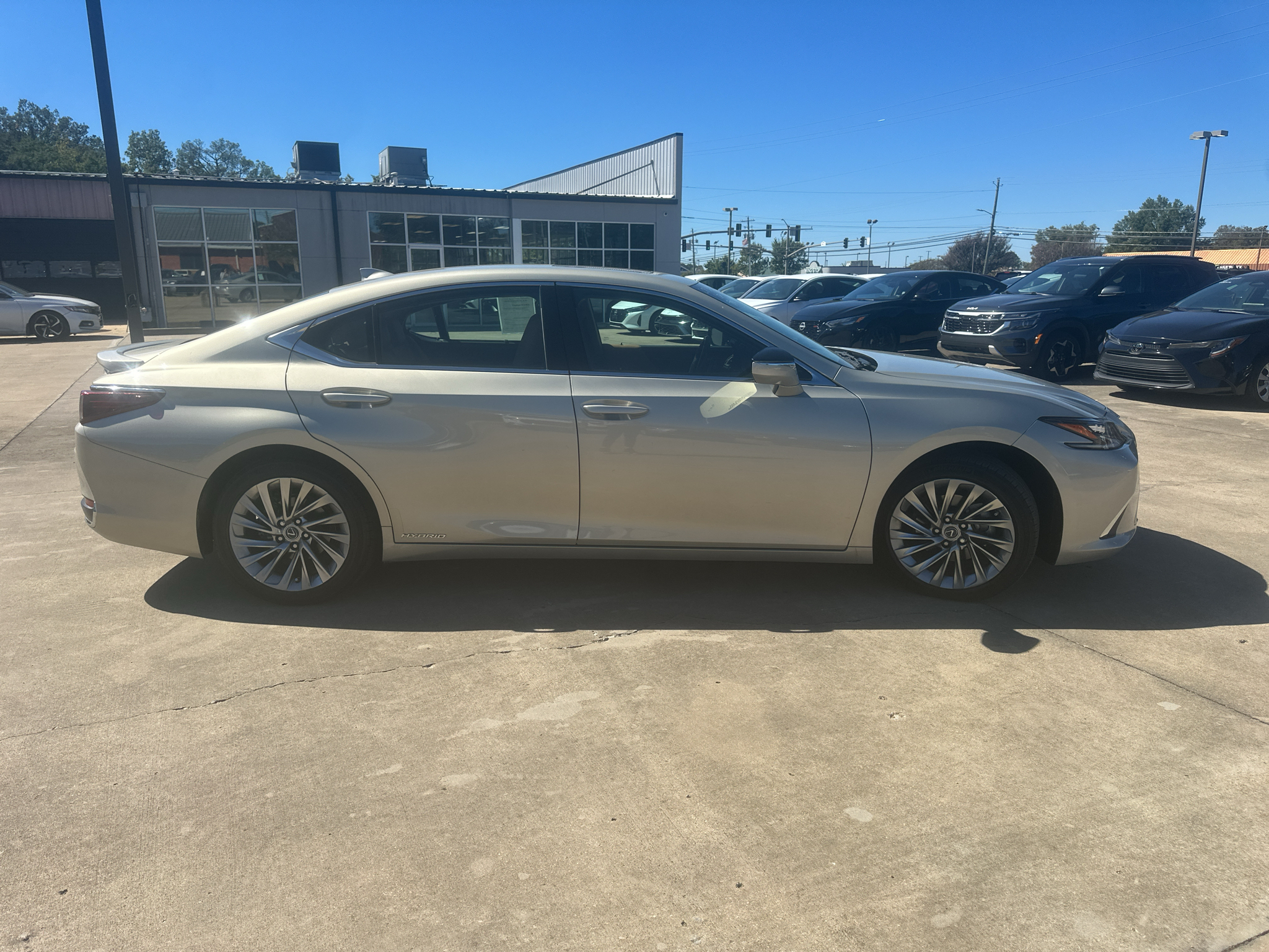 Used 2022 Lexus ES 300h Ultra Luxury Sedan