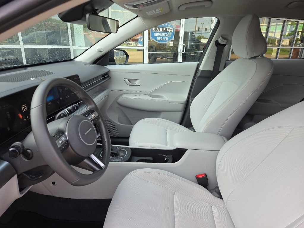 2025 Hyundai Kona SEL - Photo 11