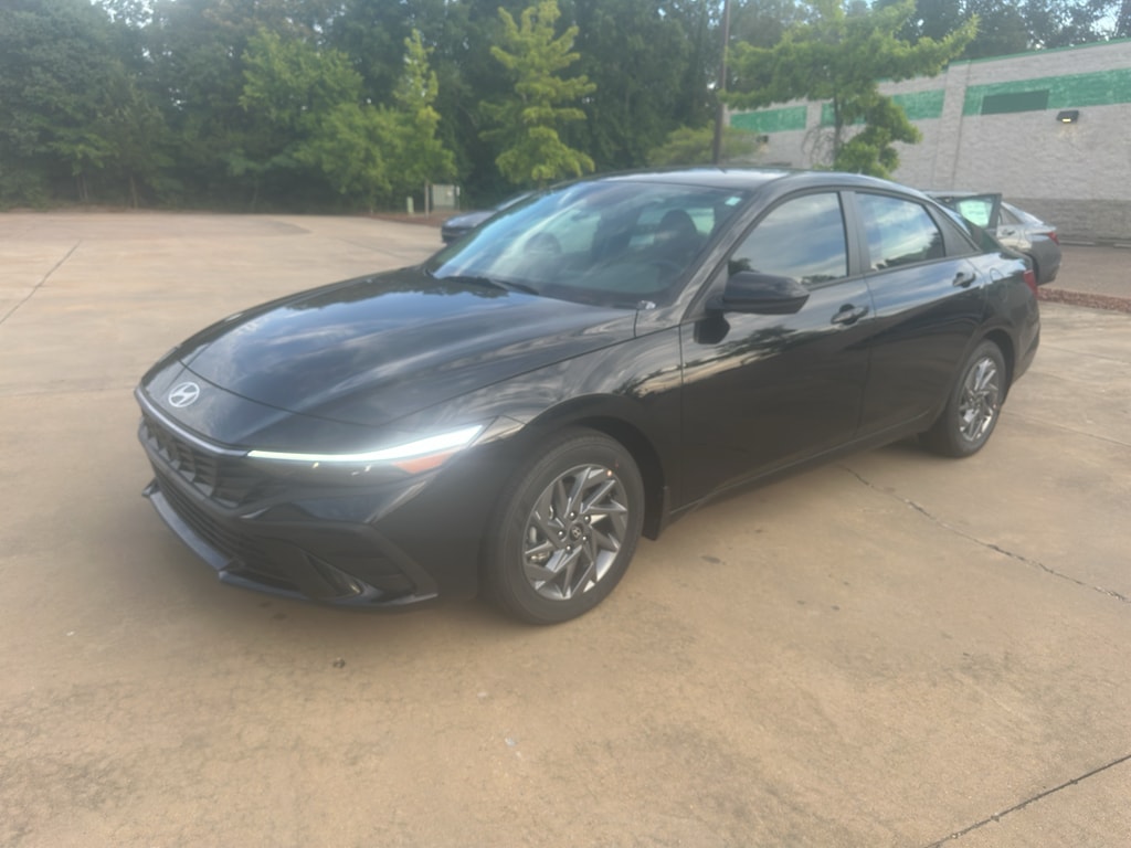 2026 Hyundai Elantra 1.6 HEV Blue's photo