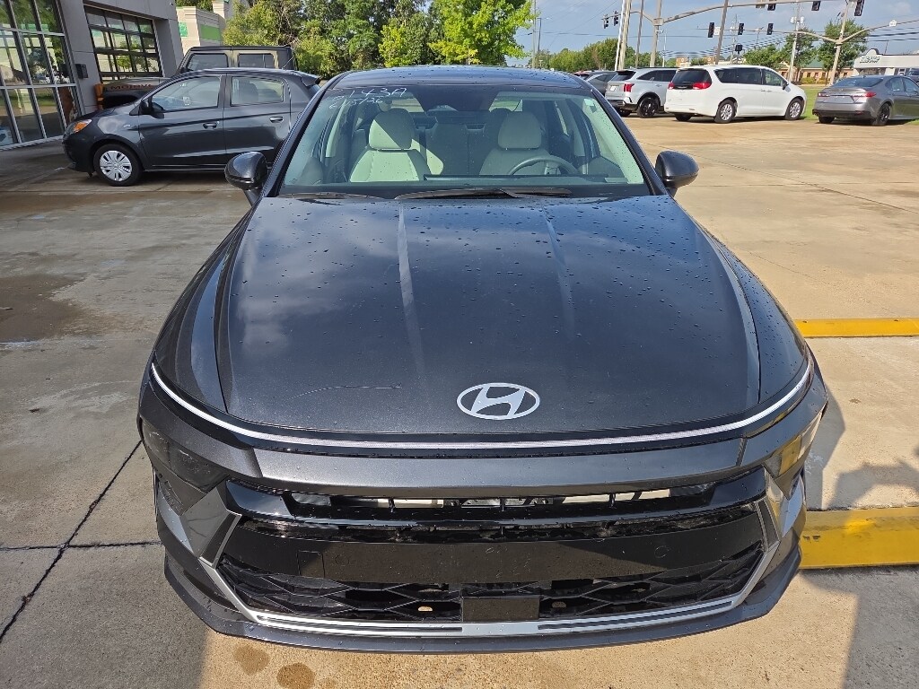 Used 2025 Hyundai Sonata SE Sedan