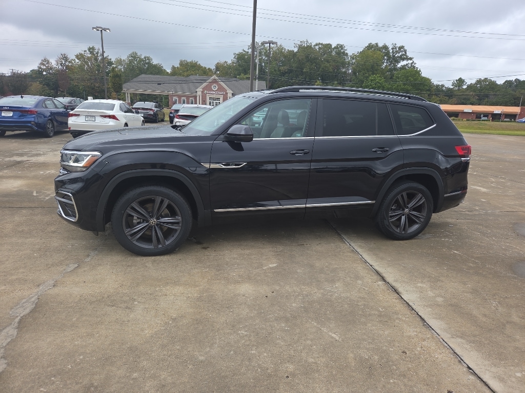 2021 Volkswagen Atlas SE w/Tech R-Line's photo