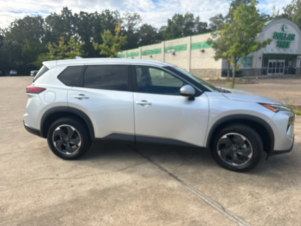 Used 2024 Nissan Rogue SV SUV
