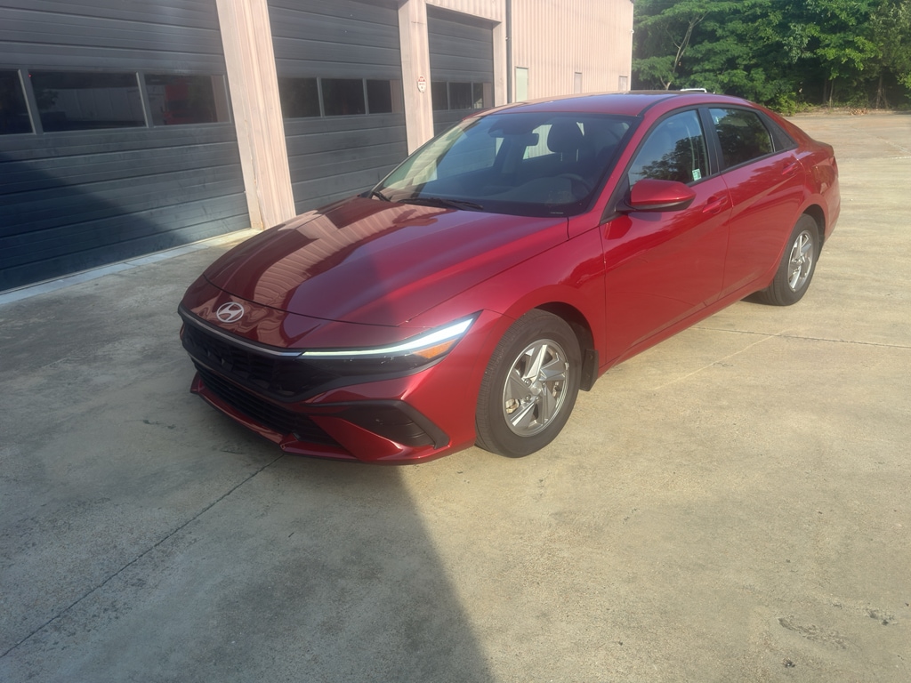 2025 Hyundai Elantra 2.0 SE IVT's photo