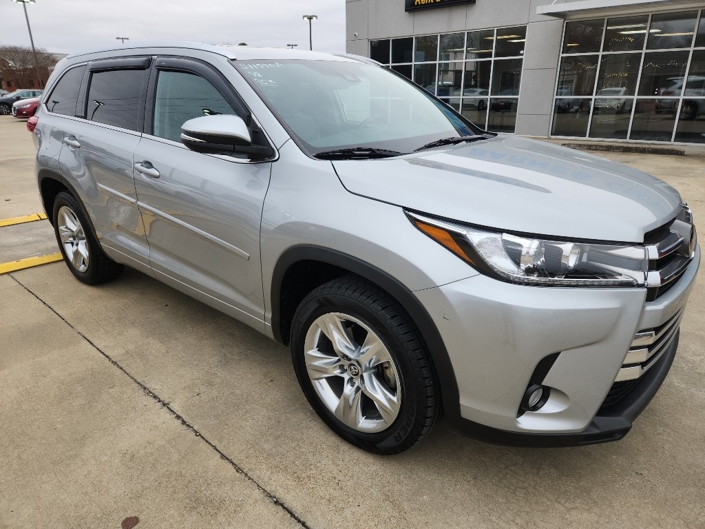 Used 2018 Toyota Highlander Limited V6 SUV