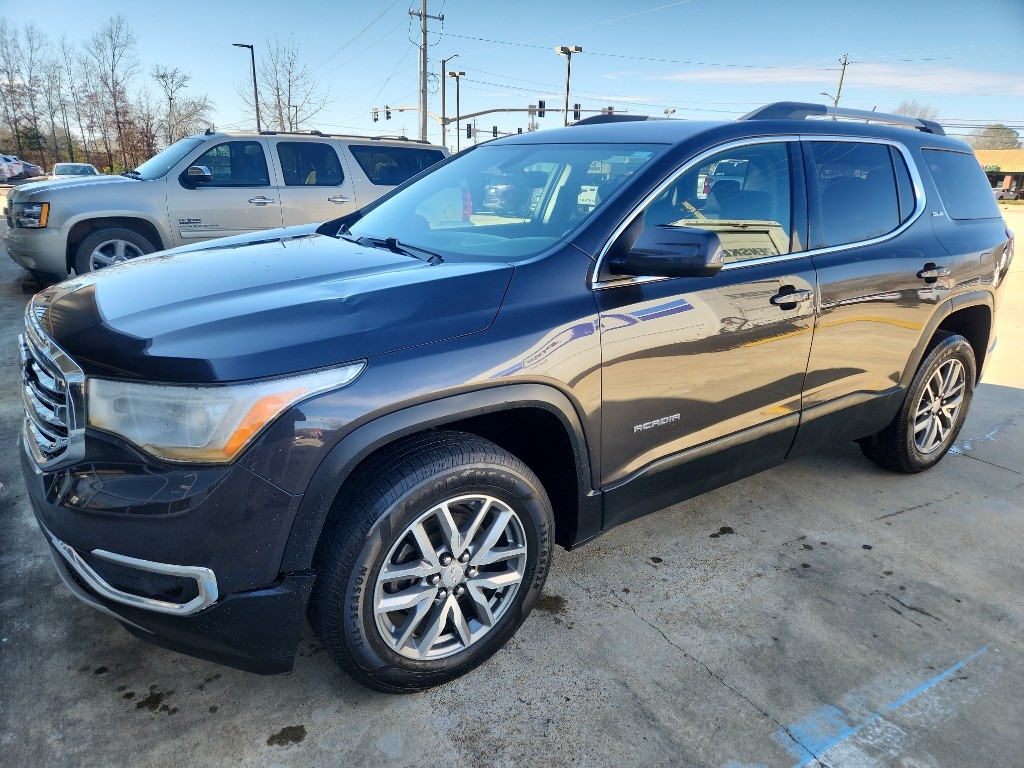 2017 GMC Acadia SLE-2