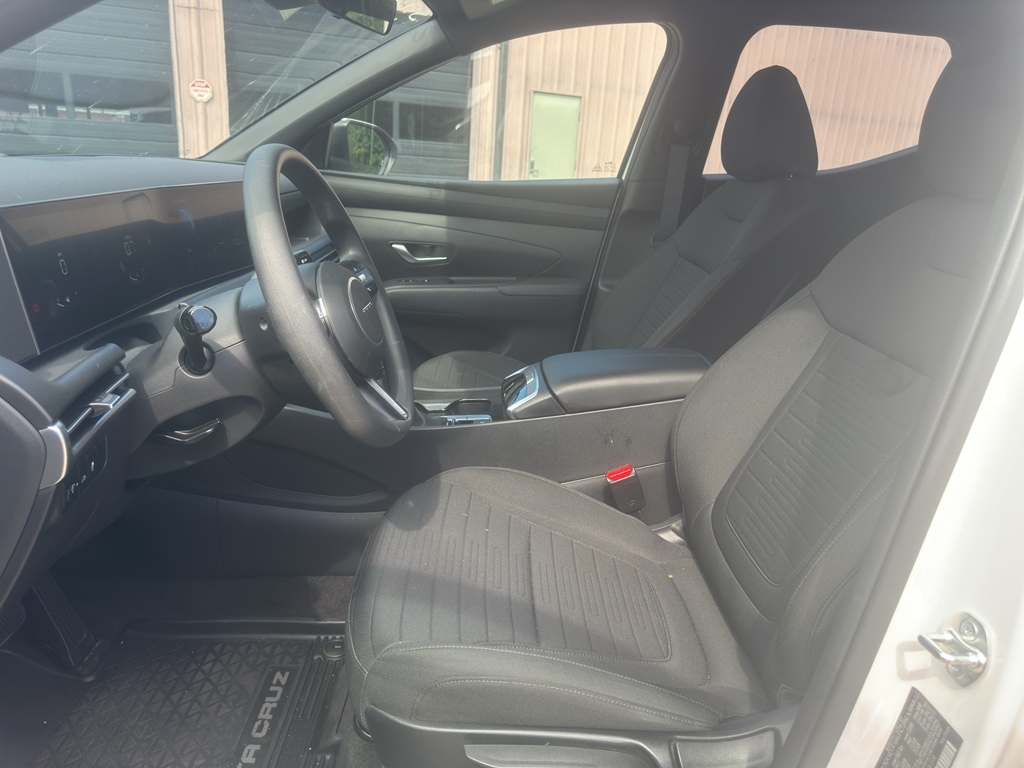 2025 Hyundai Santa Cruz SE - Photo 8