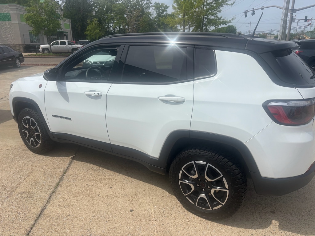 Used 2025 Jeep Compass Trailhawk SUV