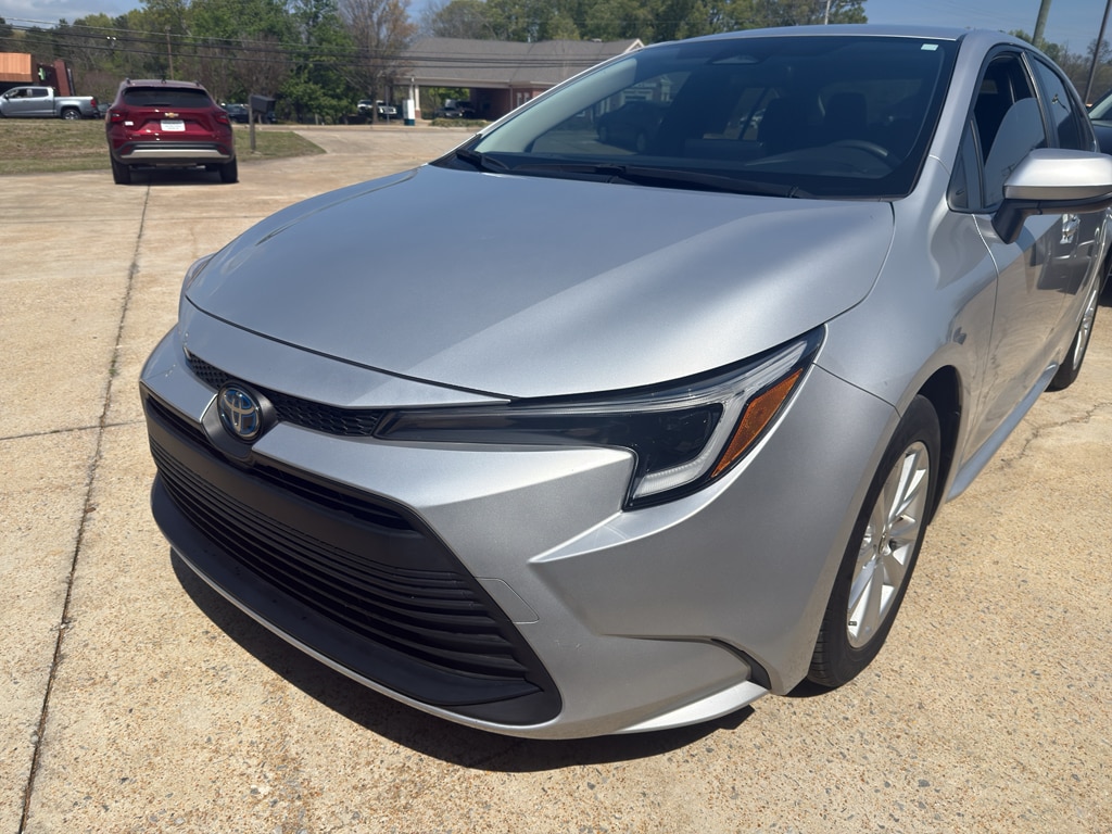 2024 Toyota Corolla LE Hybrid CVT's photo