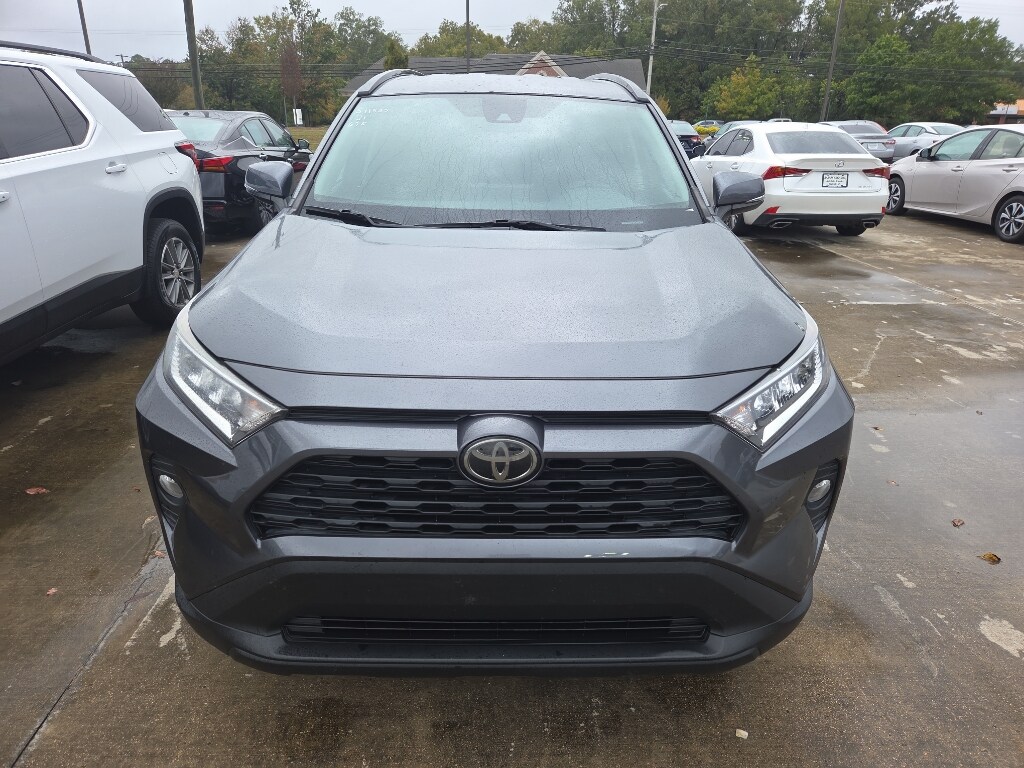 2021 Toyota RAV4 XLE photo 3