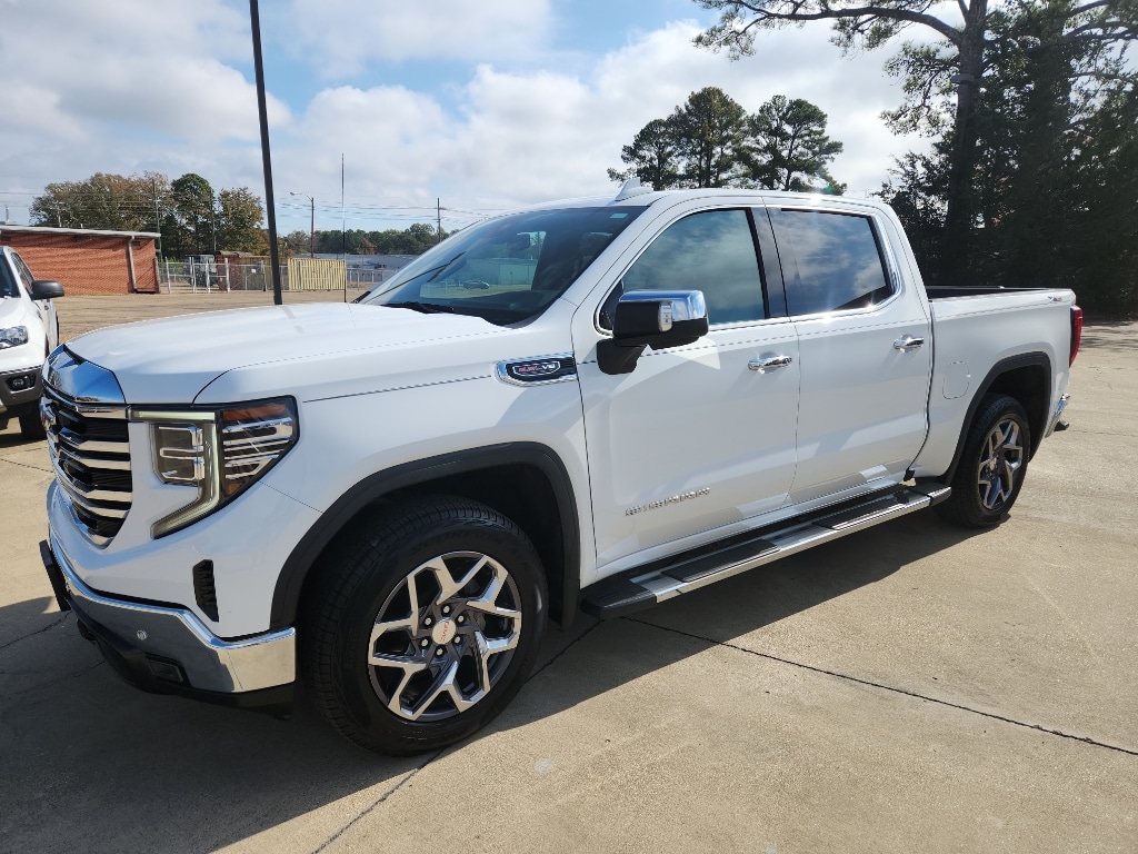 2022 GMC Sierra 1500 SLT's photo