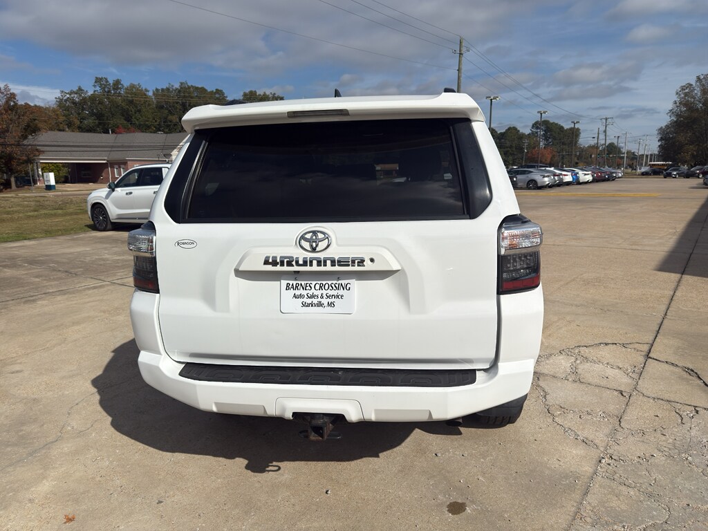 2018 Toyota 4Runner SR5 photo 4