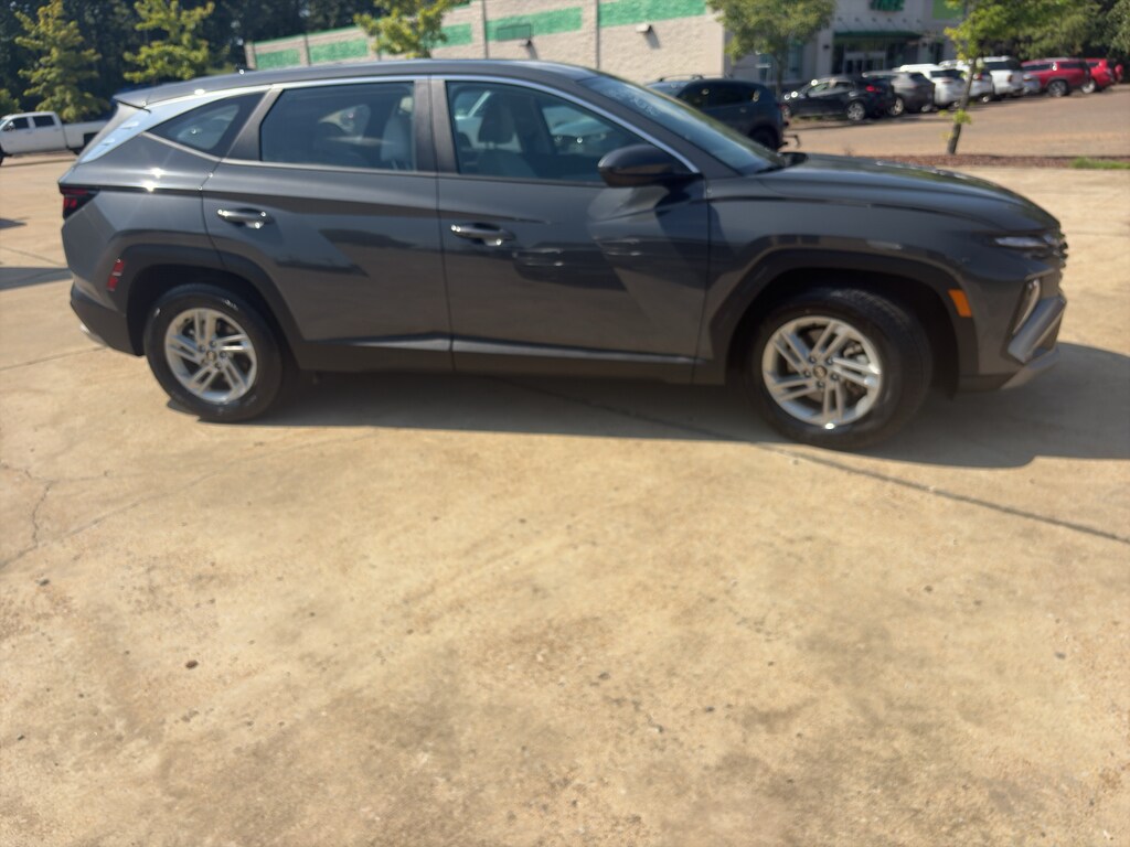 Used 2025 Hyundai Tucson SE SUV