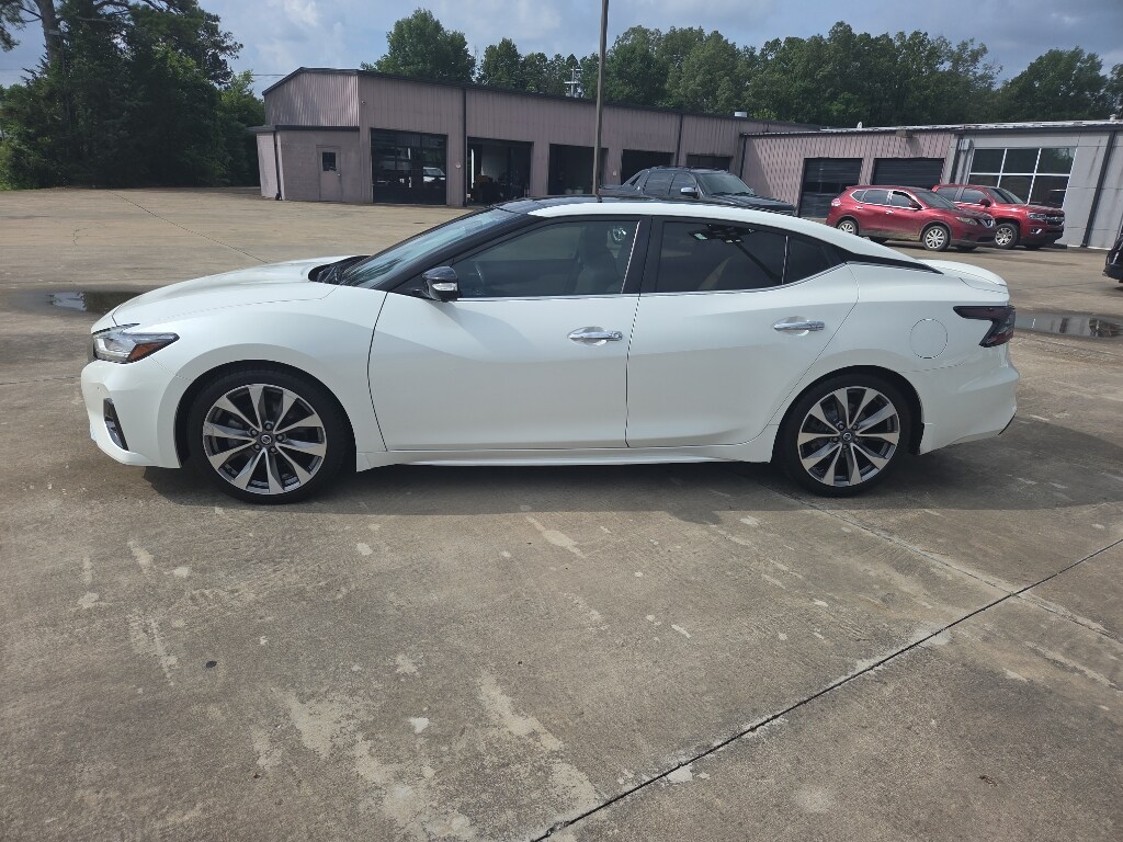 2021 Nissan Maxima Platinum photo 2