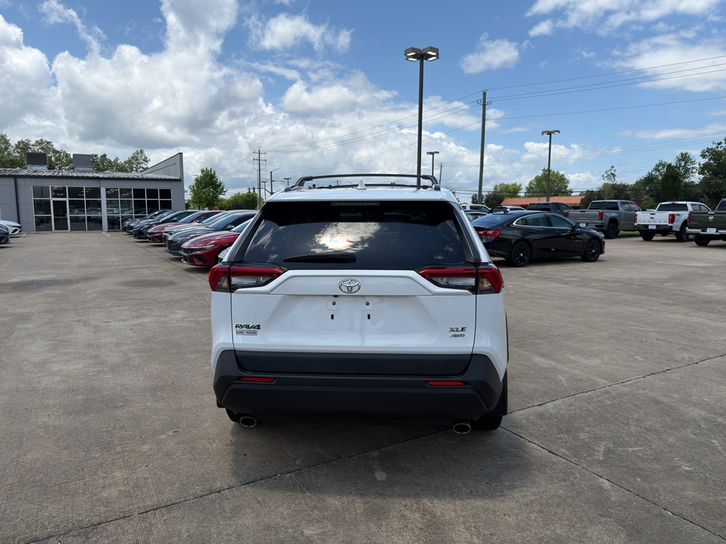 2023 Toyota RAV4 XLE - Photo 6