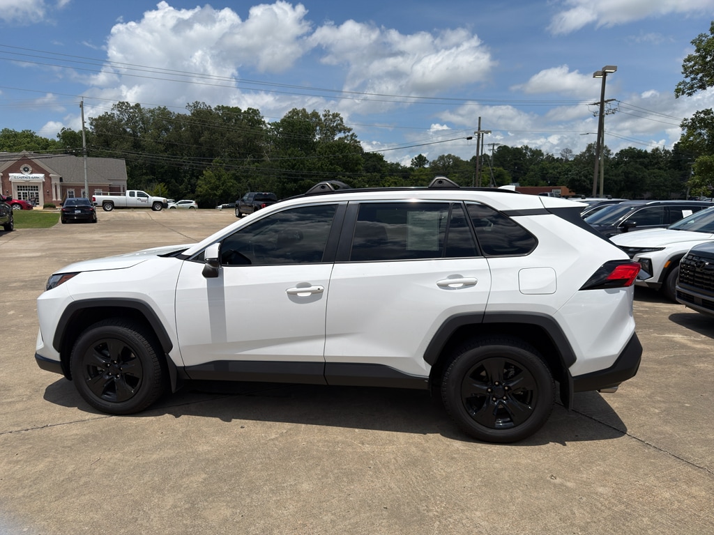 2023 Toyota RAV4 XLE - Photo 8