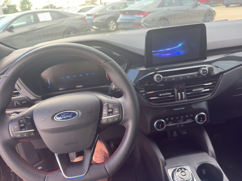 2025 Ford Escape ST-Line - Photo 9