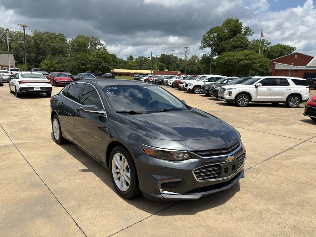 Used 2017 Chevrolet Malibu LT w/1LT Sedan