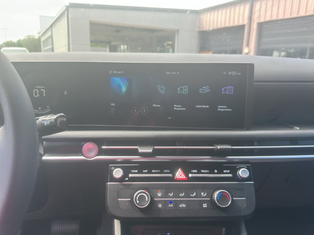 2025 Hyundai Santa Cruz SE - Photo 9