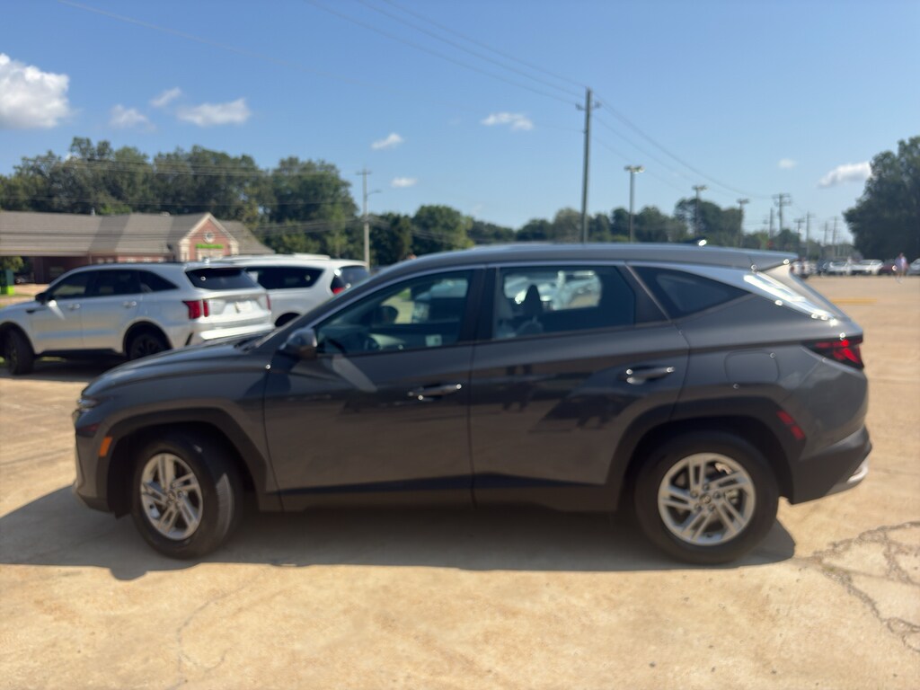 Used 2025 Hyundai Tucson SE SUV