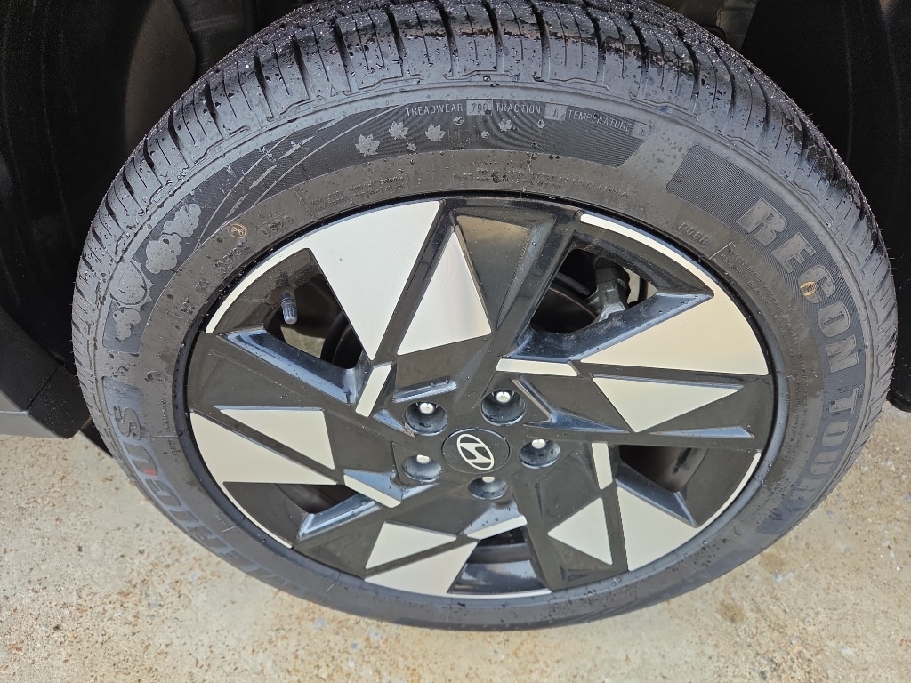2025 Hyundai Kona SEL - Photo 8