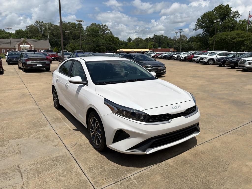 Used 2023 Kia Forte LXS Sedan