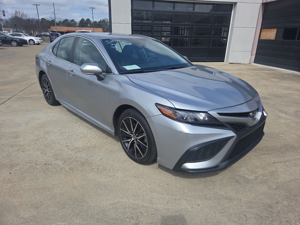Used 2024 Toyota Camry SE Sedan