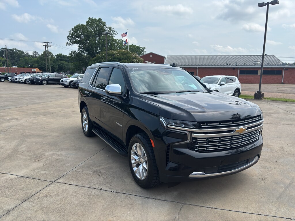 2023 Chevrolet Tahoe Premier photo 2
