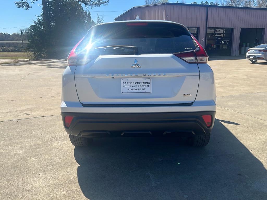 2023 Mitsubishi Eclipse Cross LE photo 4