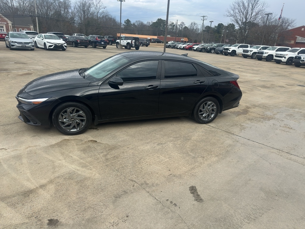 Used 2024 Hyundai Elantra SEL Sedan