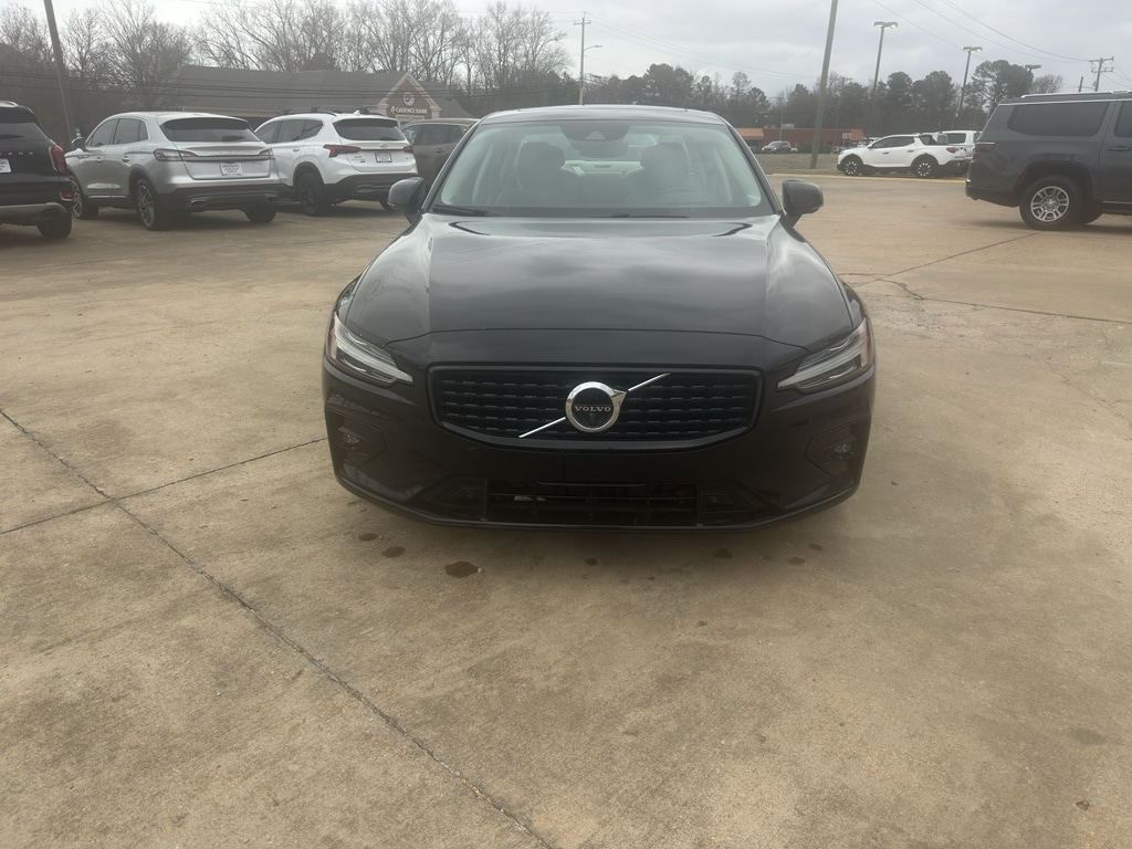 2022 Volvo S60 Momentum