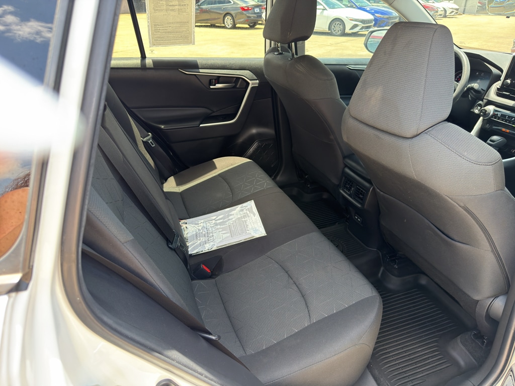 2023 Toyota RAV4 XLE - Photo 13