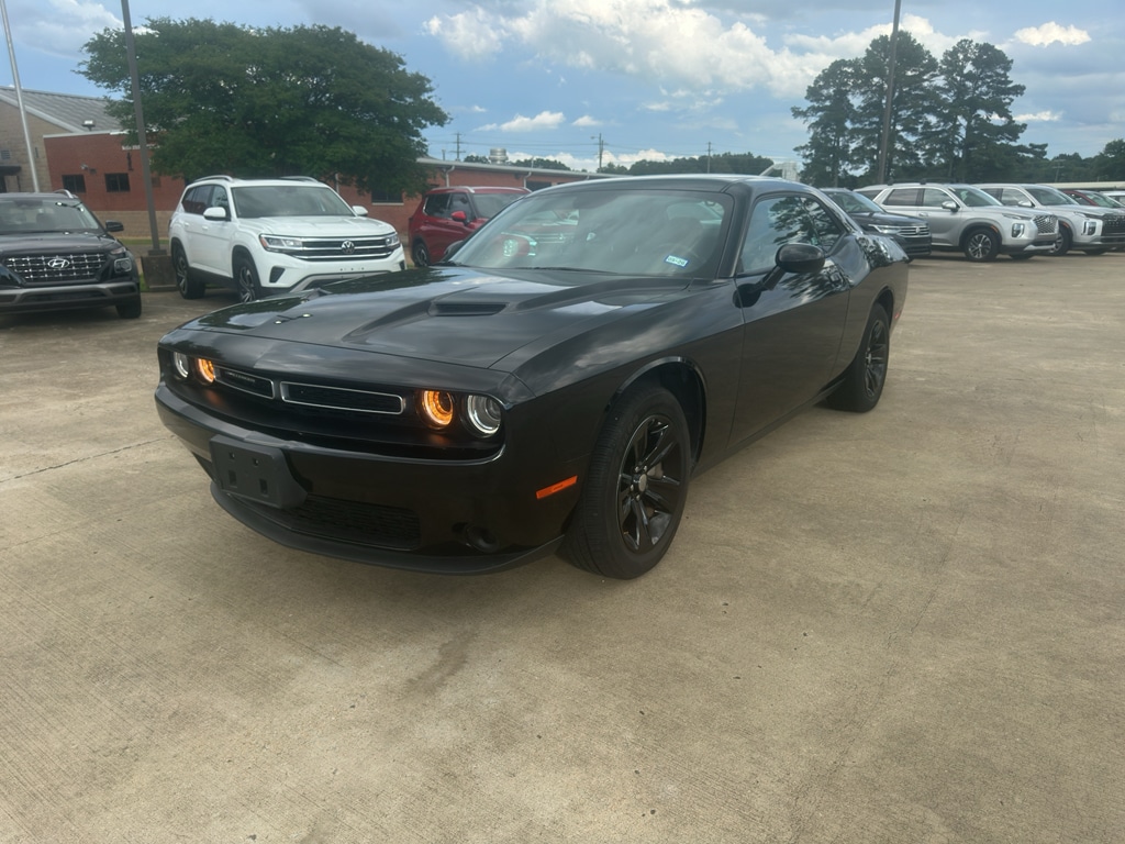 2023 Dodge Challenger SXT Auto's photo