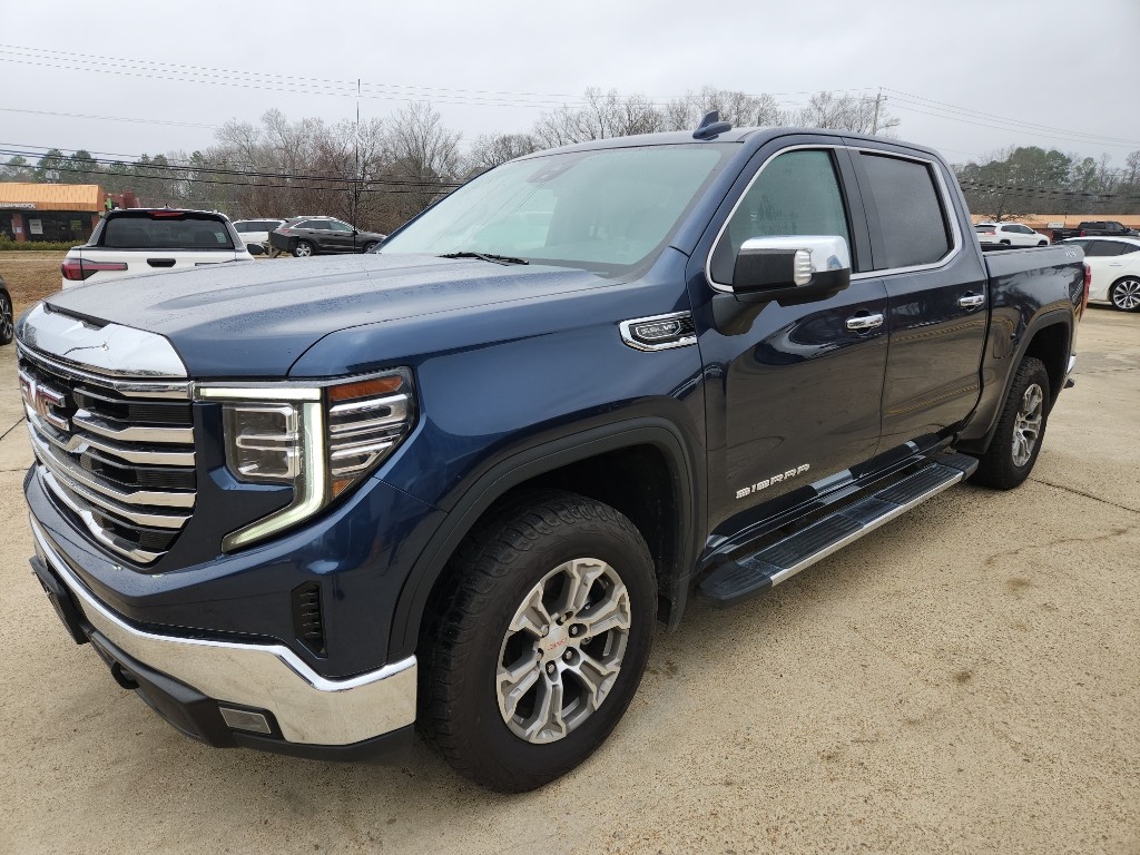 2023 GMC Sierra 1500 SLT's photo