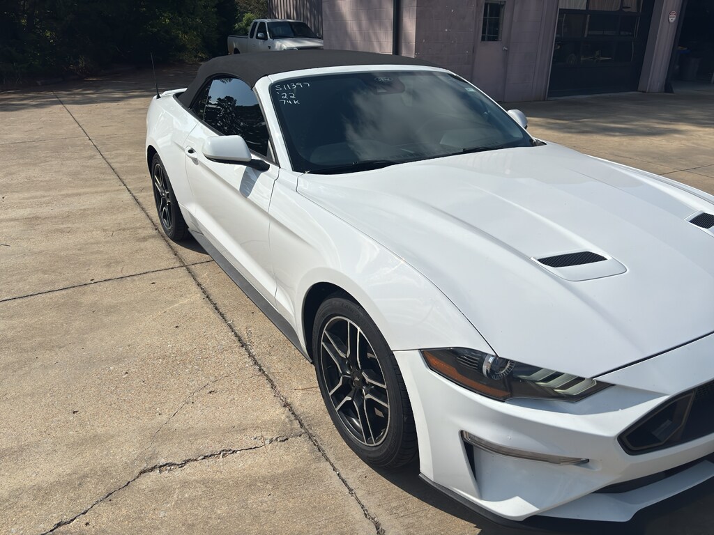 2022 Ford Mustang EcoBoost Premium photo 2