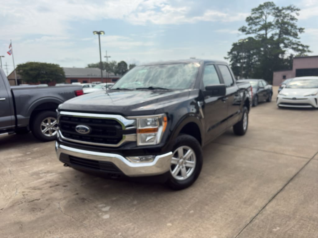 Used 2022 Ford F-150 XLT Truck SuperCrew Cab