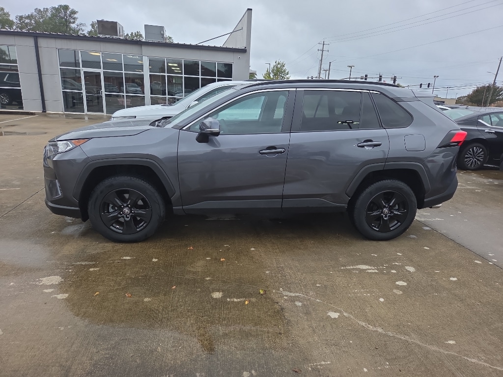 2021 Toyota RAV4 XLE's photo