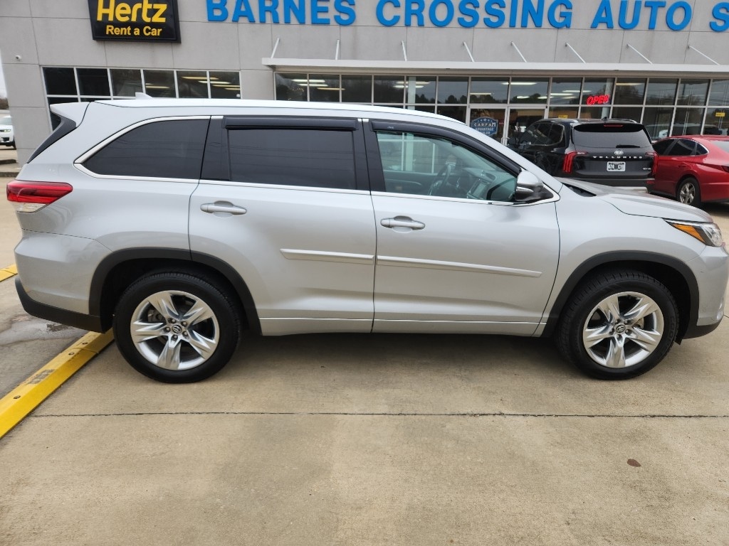 Used 2018 Toyota Highlander Limited V6 SUV
