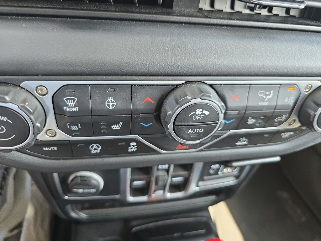 2025 Jeep Wrangler 4-Door Sahara - Photo 26