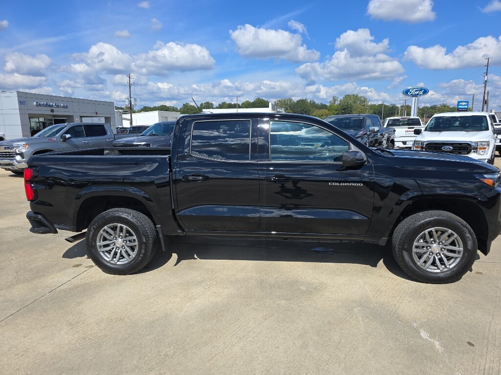 2024 Chevrolet Colorado LT photo 4