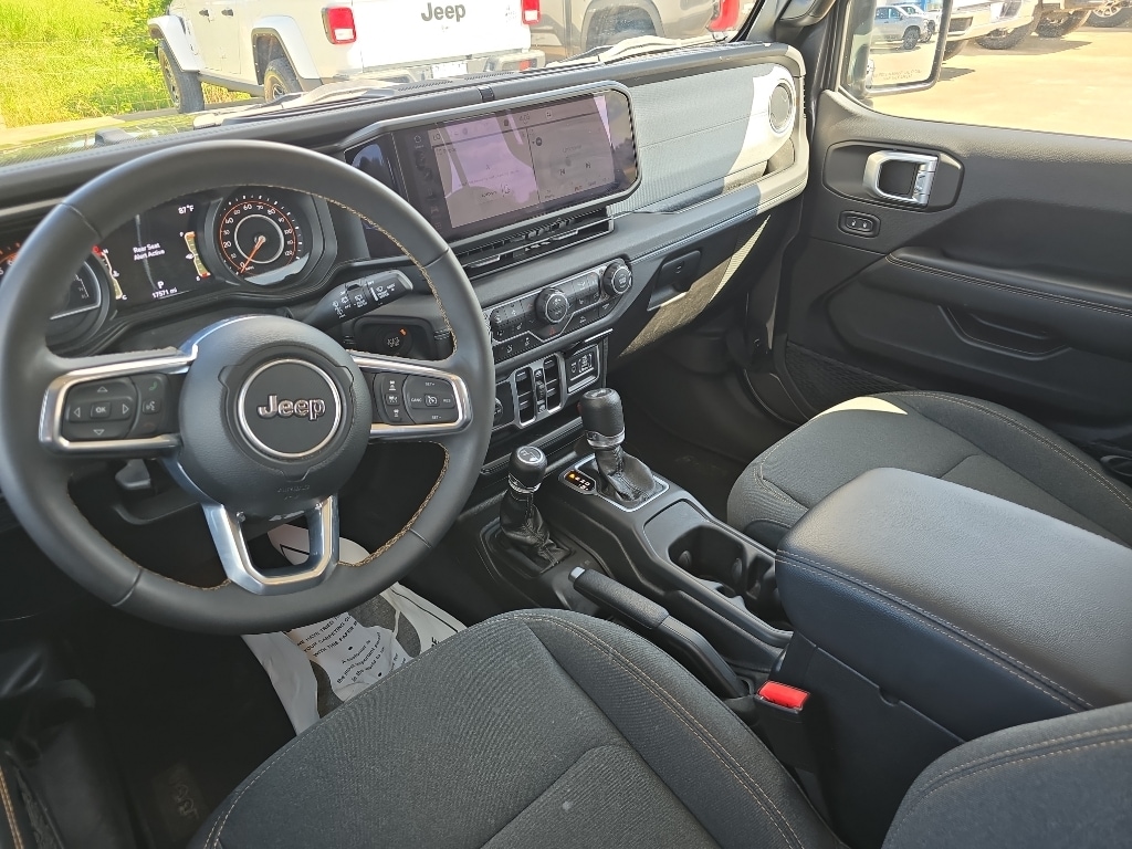 2025 Jeep Wrangler 4-Door Sahara - Photo 9