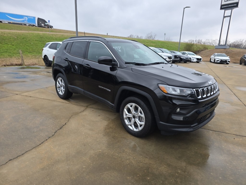 Used 2025 Jeep Compass Latitude 4x4 SUV