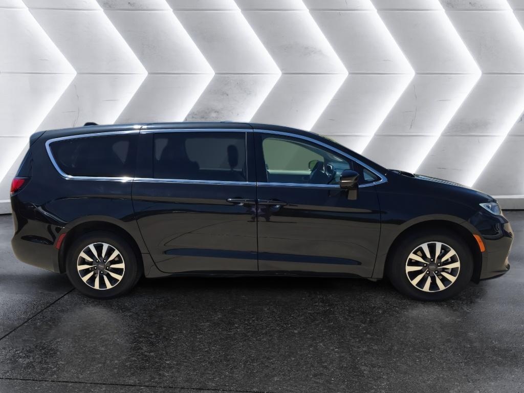 Used 2024 Chrysler Pacifica Hybrid Select