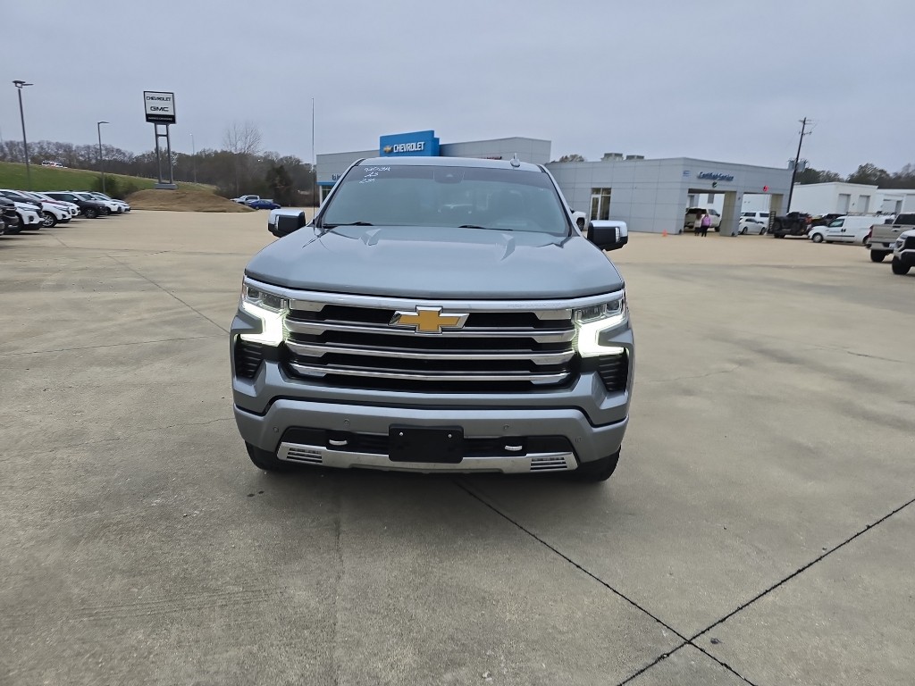 2023 Chevrolet Silverado 1500 High Country's photo