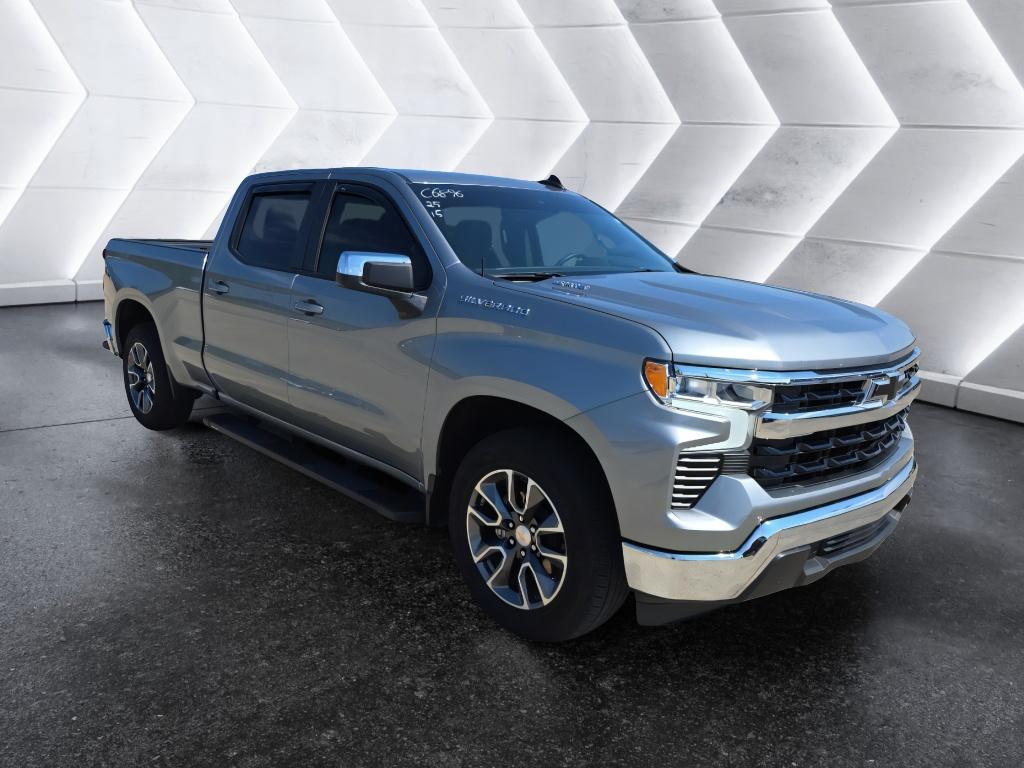 2025 Chevrolet Silverado 1500 LT photo 3