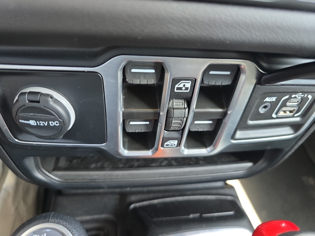 2025 Jeep Wrangler 4-Door Sahara - Photo 28