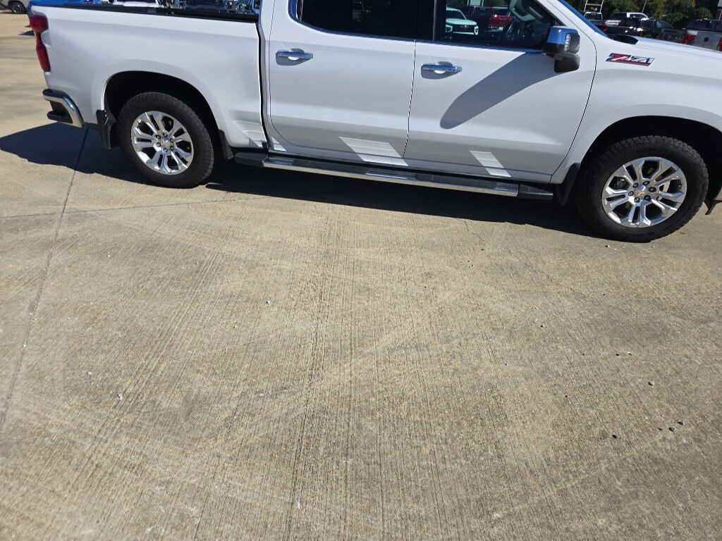 2024 Chevrolet Silverado 1500 LTZ photo 4